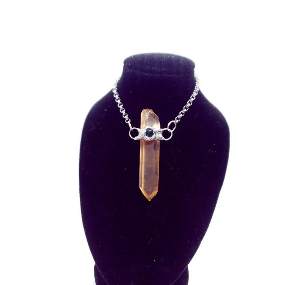 Tangerine quartz and moss agate crystal necklace - Picture 5 of 12